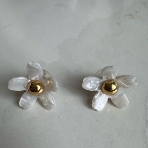 Lele Sadoughi Gold and White Floral pearl Earrings